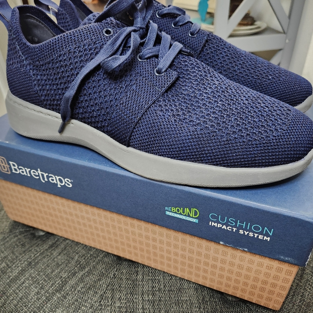 Shoes - Picture 6 of 7